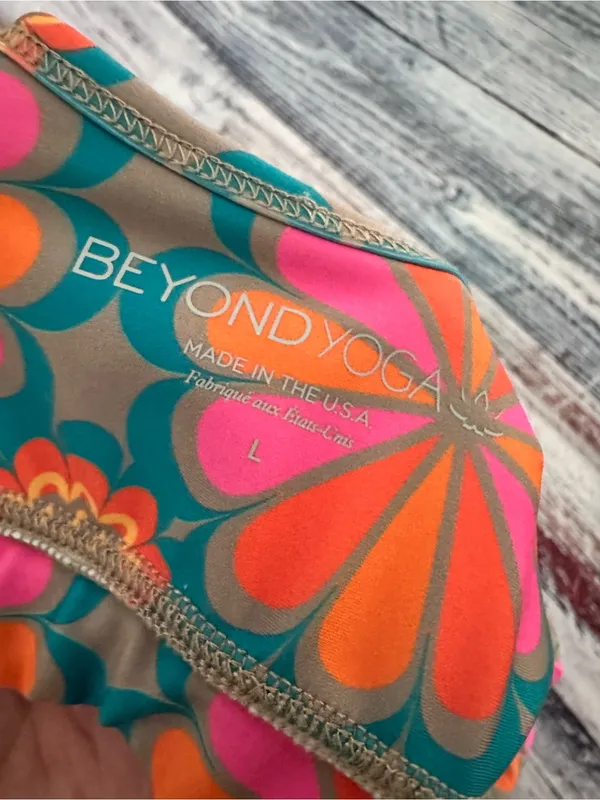 Beyond Yoga Retro Floral Scoop Bralette in Pink & Teal - Image 7