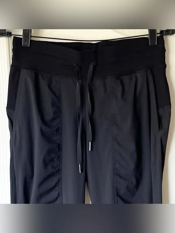 Lululemon Dance Studio Jogger 29” Swift Black Size 6 GUC - Image 6