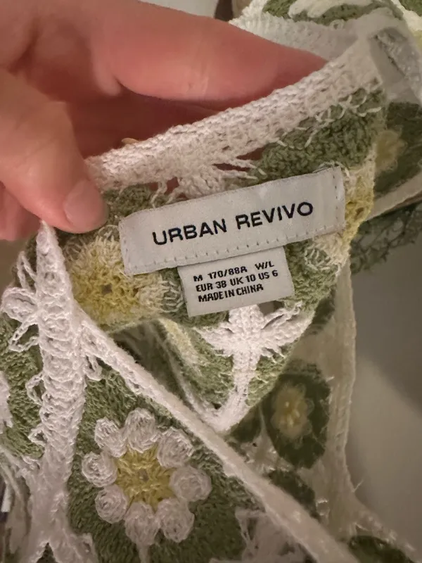 Boutique Urban revivo floral summer top - Image 4