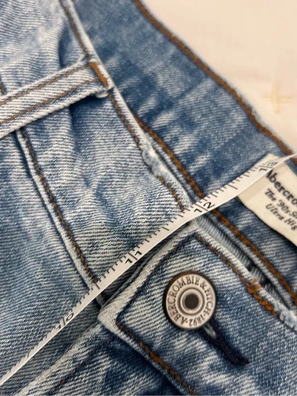 Abercrombie & Fitch the 90s slim straight ultra high rise jeans light wash 27/4 - Image 9