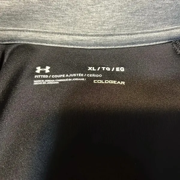 Like New Women’s Under Armour pull over - Image 6