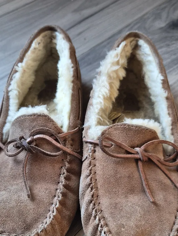 UGG Women's Dakota Suede Moccasin Slippers Chestnut Size 5 - Image 9