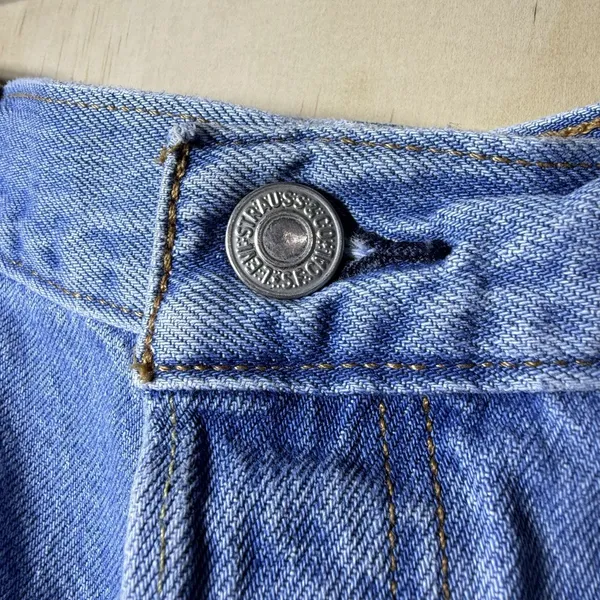 Levi’s 501 Women’s Denim Cut Off Shorts W33 Distressed Frayed Hem Blue‎ - Image 3