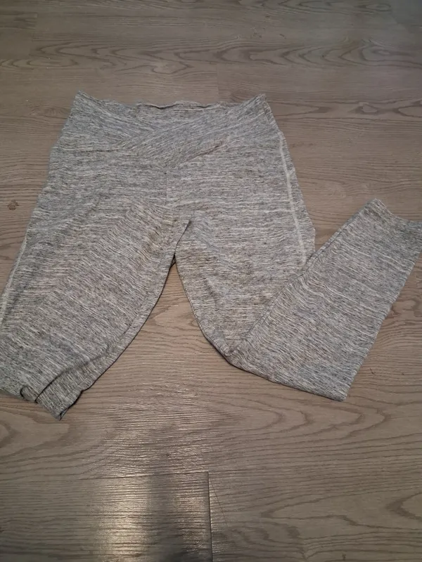 PINK Victoria's Secret v-cut front waist line tweed leggings in gray size large. - Image 10