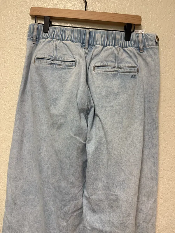 AMERICAN EAGLE Wide Leg Light Wash Jeans - Image 5