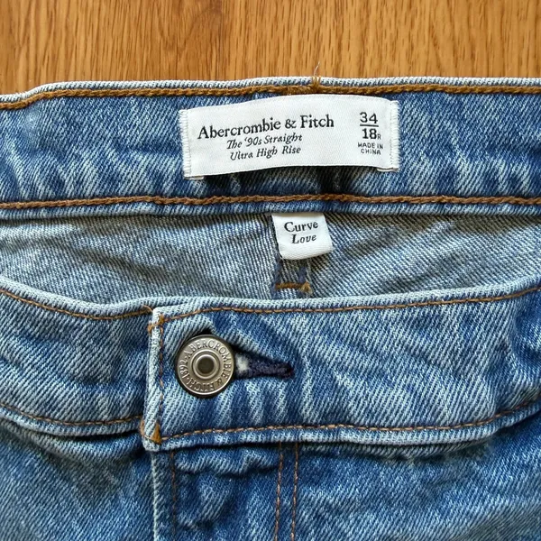 Abercrombie & Fitch Curve Love Ultra High Rise 90s Straight Jean Size 34 - Image 9