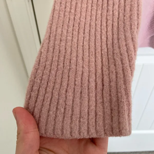 EUC Express women’s blush pink‎ ribbed knit wrap crossover sweater top medium - Image 3