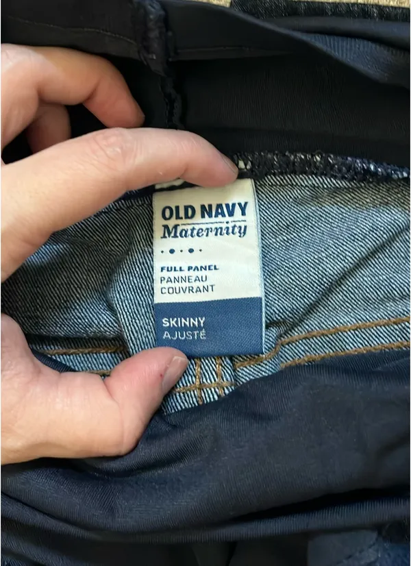 Old Navy Maternity Skinny Jeans - Image 3