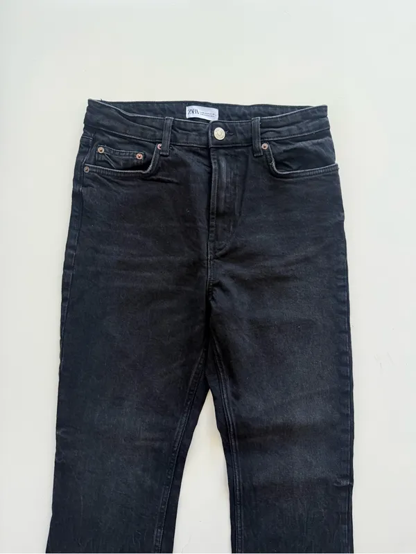 Zara Black High Waisted Straight Legged Jeans size 8 - Image 2