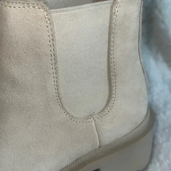 Steve Madden‎ Cream Ankle Booties with Suede Texture - Image 12