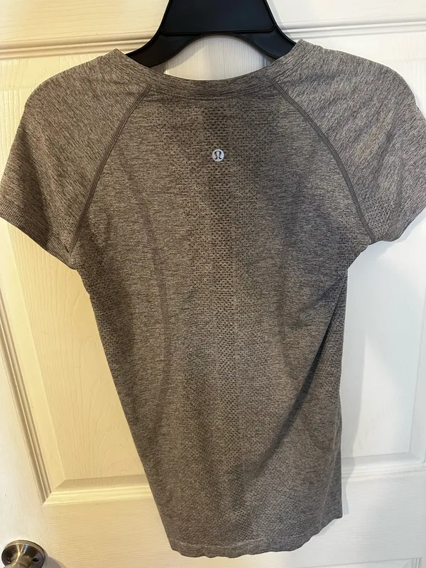Lululemon Swiftly Tech Short Sleeve 2.0 - Image 2