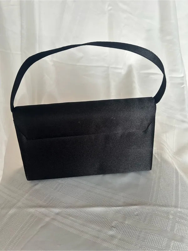 Black Embroidered Evening Shoulder Bag - Image 3