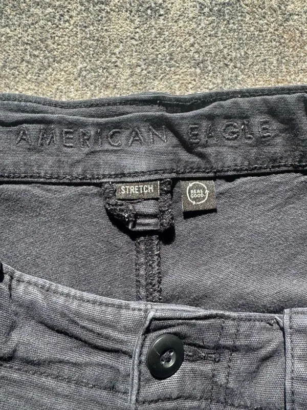 American Eagle Outfitters Black Cargo Pants with Side Pockets - Image 3