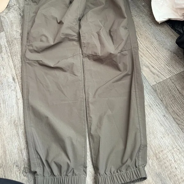 Abercrombie & Fitch medium‎ green joggers - Image 2