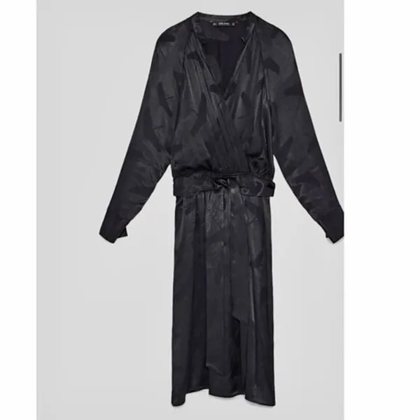 Zara NWT black v neck split hem tie belt long sleeve midi dress - Image 6