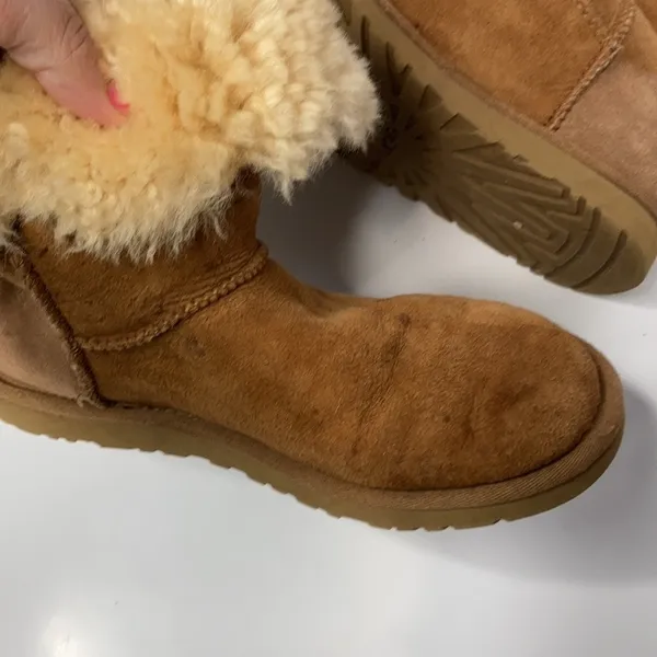 UGG Australia Bailey button short boots chestnut size 6‎ - Image 10