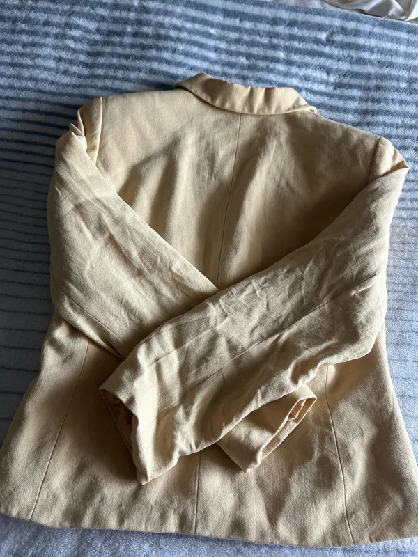 Yellow blazer Size 2 - Image 8