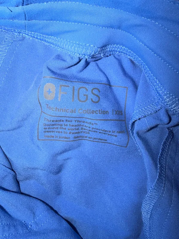 FIGS Scrub Set - Image 4