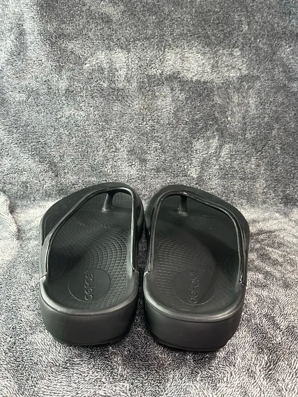 OOFOS OOlala Luxe Glossy Black Recovery Sandals Women Size 10 EU 41⁠ - Image 4