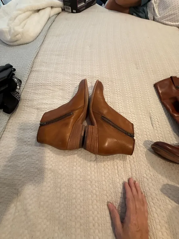 Frye Women's Brown Leather Ankle Boots Size 8.5 B - Image 3