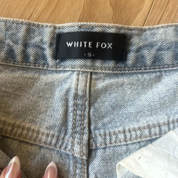 White fox denim shorts - Image 2