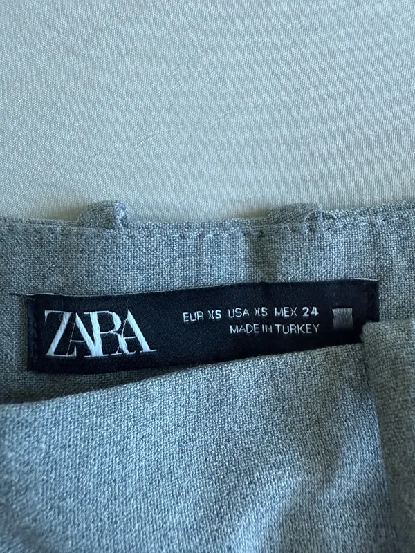 Zara grey trouser pleated shorts XS - Image 4