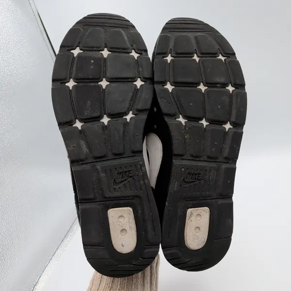 Nike Venture‎ Runner Womens 9.5 Black White Suede Mesh Sneakers CK2948-001 - Image 7