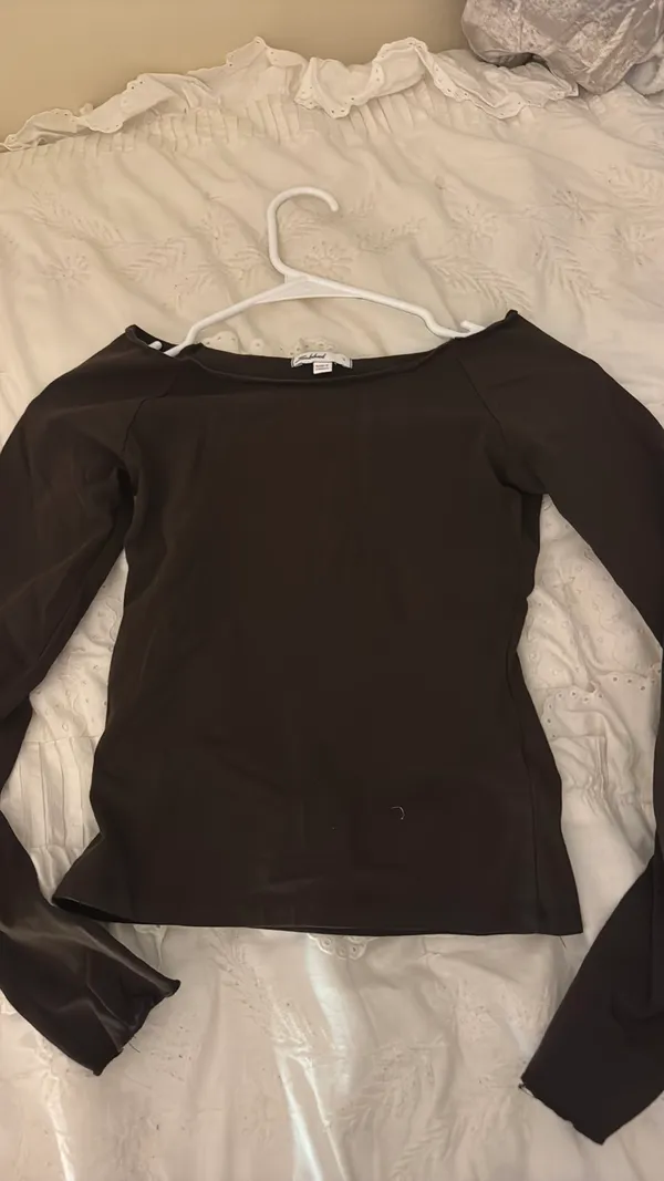 Subdued Scoop Neck Brown Long Sleeve - Image 4