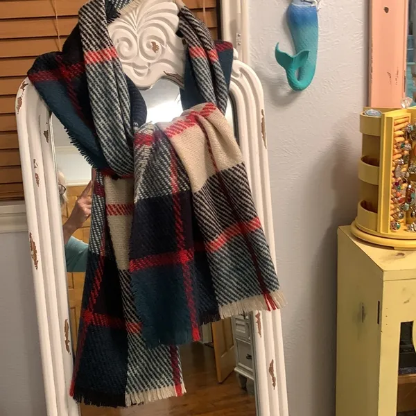 🎪🎪🎪3 for 12🎪🎪🎪Plaid Scarf/Wrap Red - Image 3