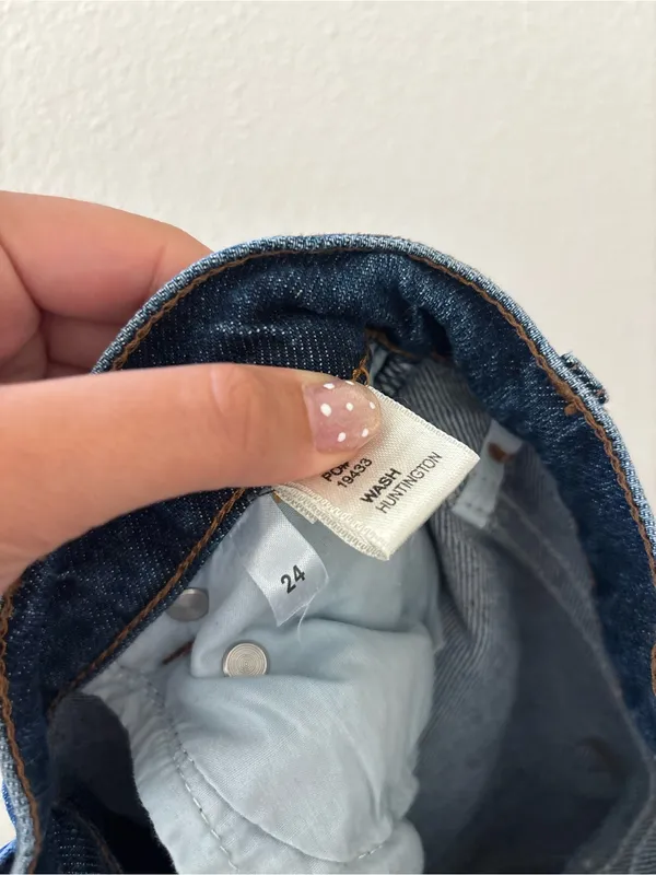 Reformation straight leg jeans in Huntington - Image 3