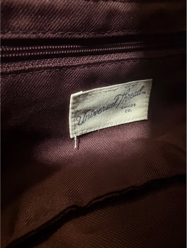 Universal Threads Burgundy Crossbody Bag Faux Leather Pleated Flap Purse - Image 5