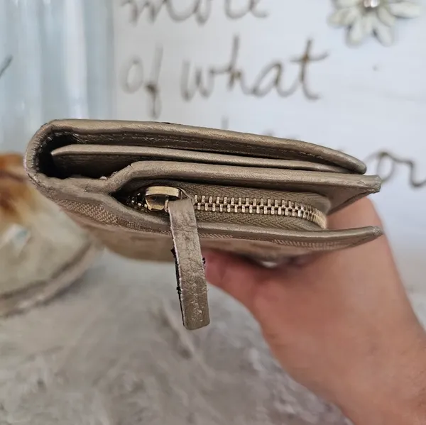 GUCCI GG Abbey D-Ring Long Wallet - Image 11