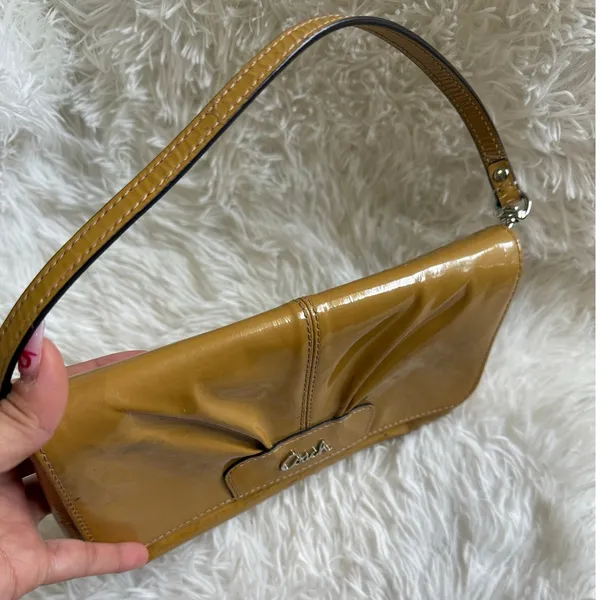 y2k COACH Patent Leather Wristlet Mini Purse - Image 7