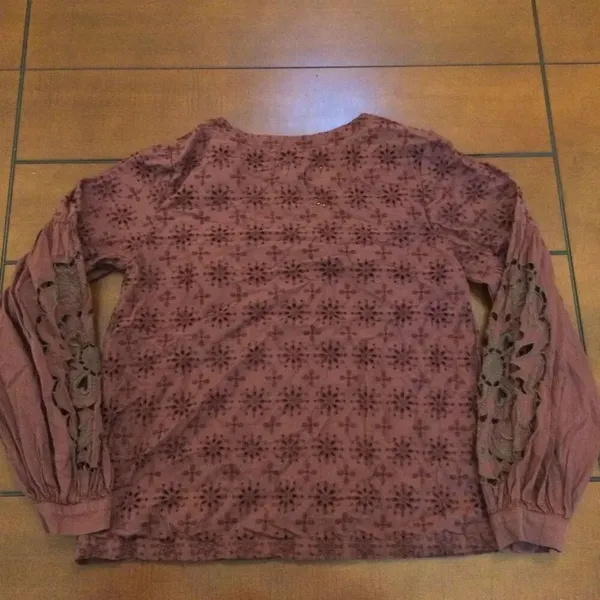 Anthropologie eyelit blouse medium - Image 5