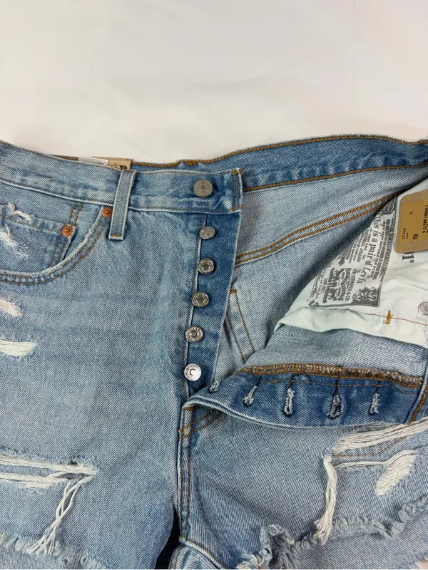 NWT Levi's 501 Women Size 31 High Rise Distressed Button Fly Cut Off Jean Shorts - Image 6