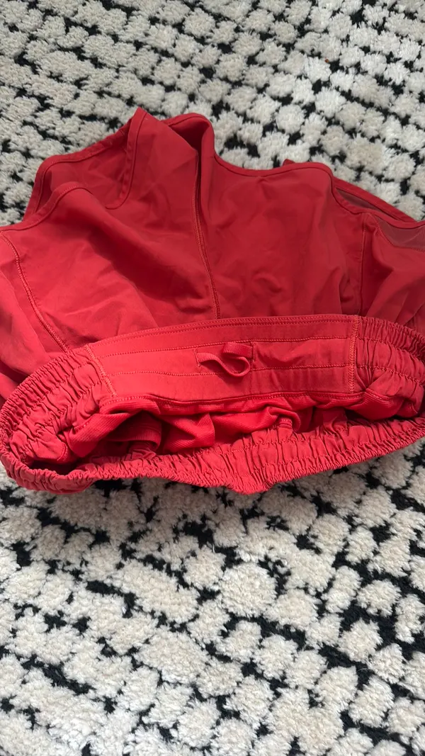 Lululemon Shorts 2.5" - Image 2