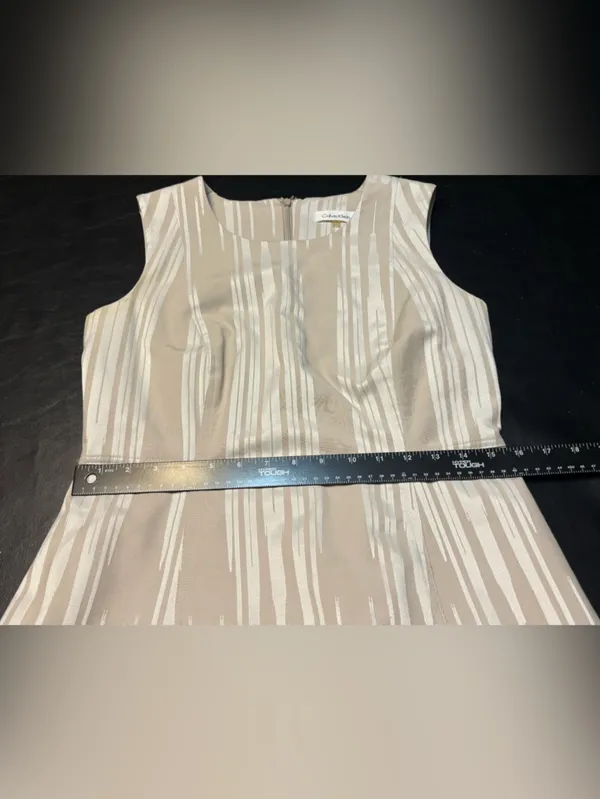 Calvin Klein Sleeveless Beige and White Textured Sheath Dress size 6 - Image 11