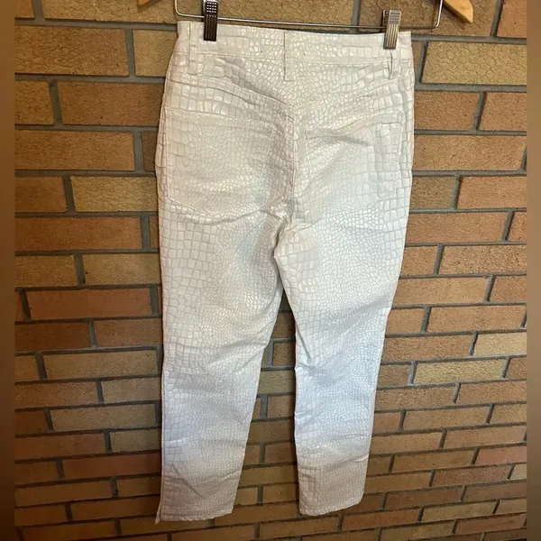 We the Free Crocodile Reptile Patterned White Straight/Skinny Pants Size 26 - Image 3
