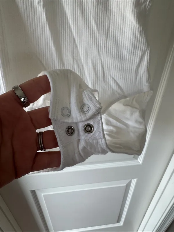 NWT Old Navy White Ribbed Tie-Shoulder Bodysuit / B50 - Image 4