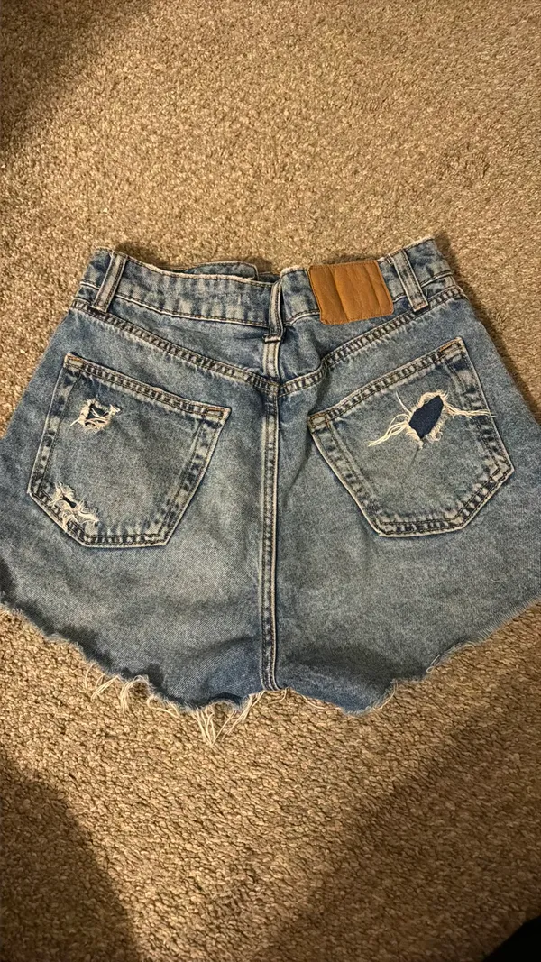 Divided Jean Shorts Distressed - Image 2