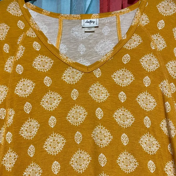 Daytrip blouse - size large like new - Image 2