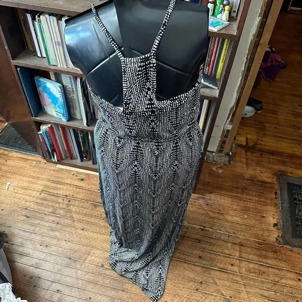 Banana Republic monochrome stretchy vacationcore maxi dress - Image 2