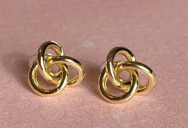 Boutique Simple knot stud earrings❤️ brand new!! - Image 3