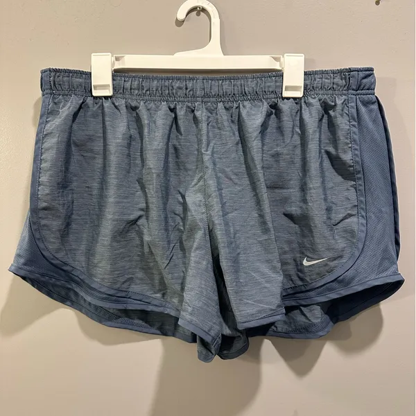 Nike Tempo Dri-Fit Mid-Rise Running Shorts 3” - Image 4