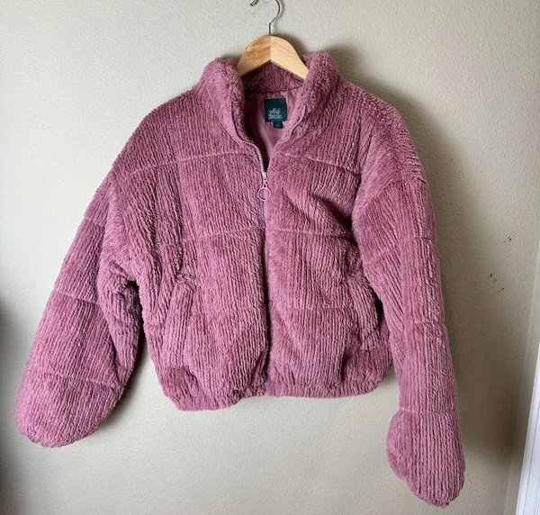 WILD FABLE Rose Pink Faux Fur Quilted Cropped Puffer Jacket Size Medium - Image 2