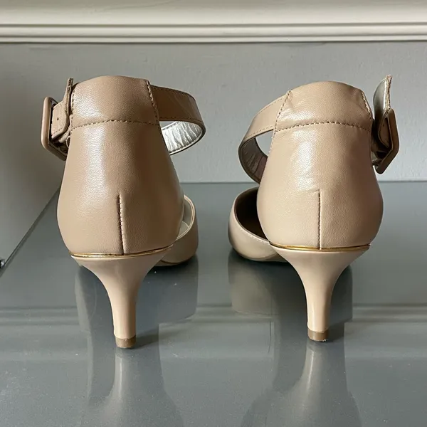 Anne Klein Flex Nude Leather Kitten Heels Size 10.5M - Image 4