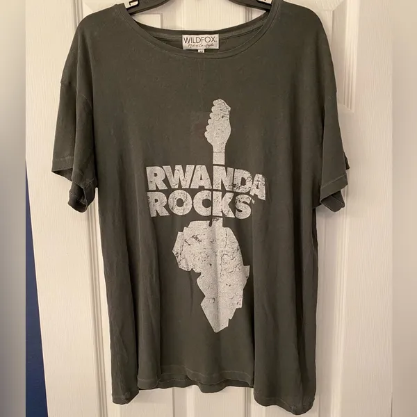Wildfox Rawanda Rocks Women’s Grey Oversized Tee Shirt Size Medium - Image 3