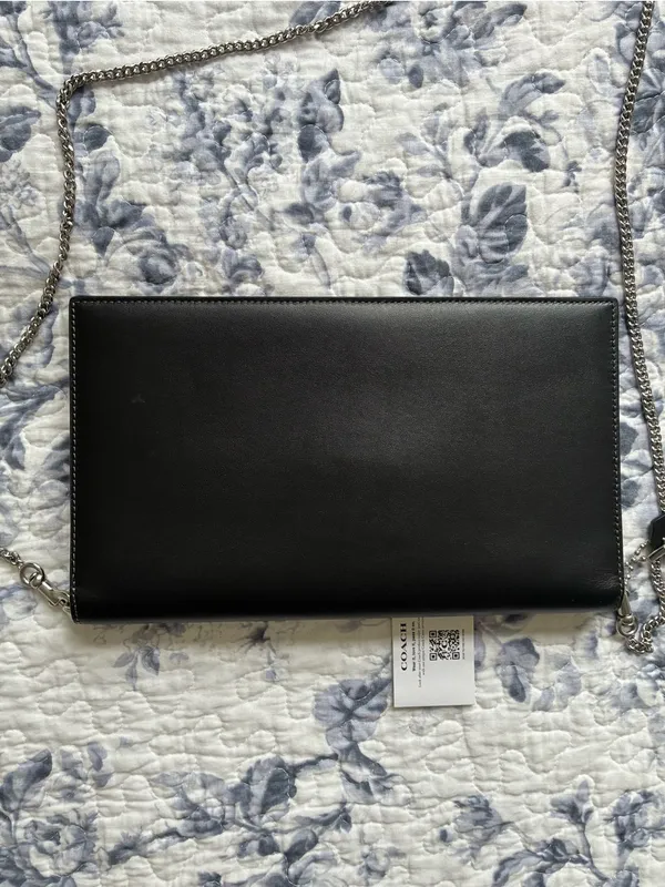 Coach Essential Small Leather Clutch Chain Crossbody Purse - Image 9