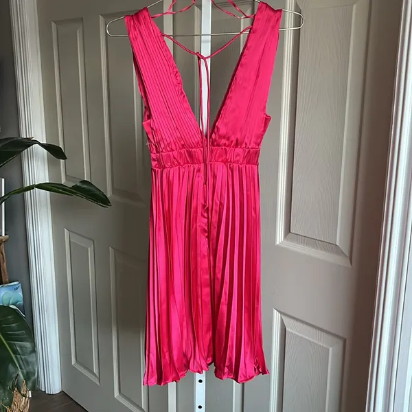 Sincerely Jules satin Deep V Neck Accordion Pleated Hot Pink Satin Dress Xs - Image 6