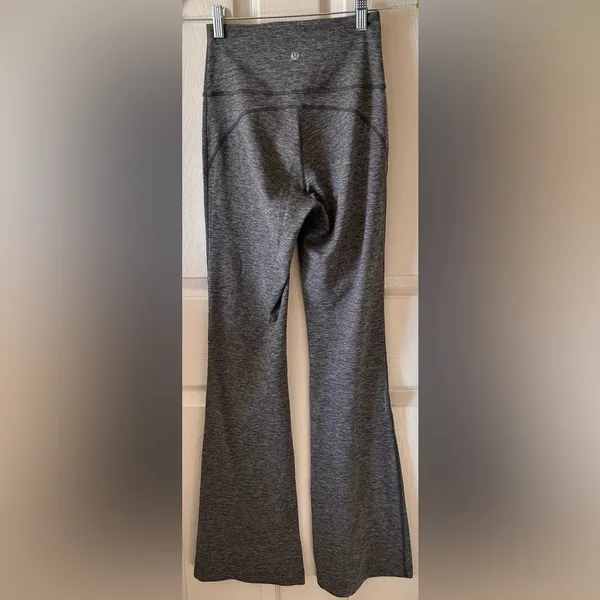 Lululemon‎ Groove Flared Pant 32” in Heathered Black Size 4 - Image 12